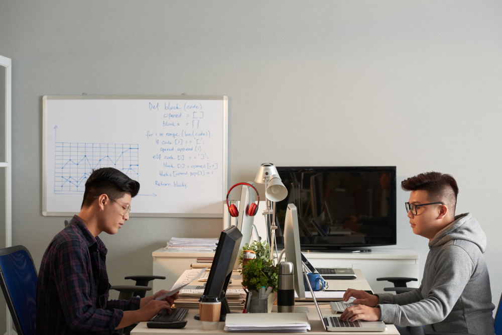 The Difference Between a Desk Adjuster and a Field Adjuster